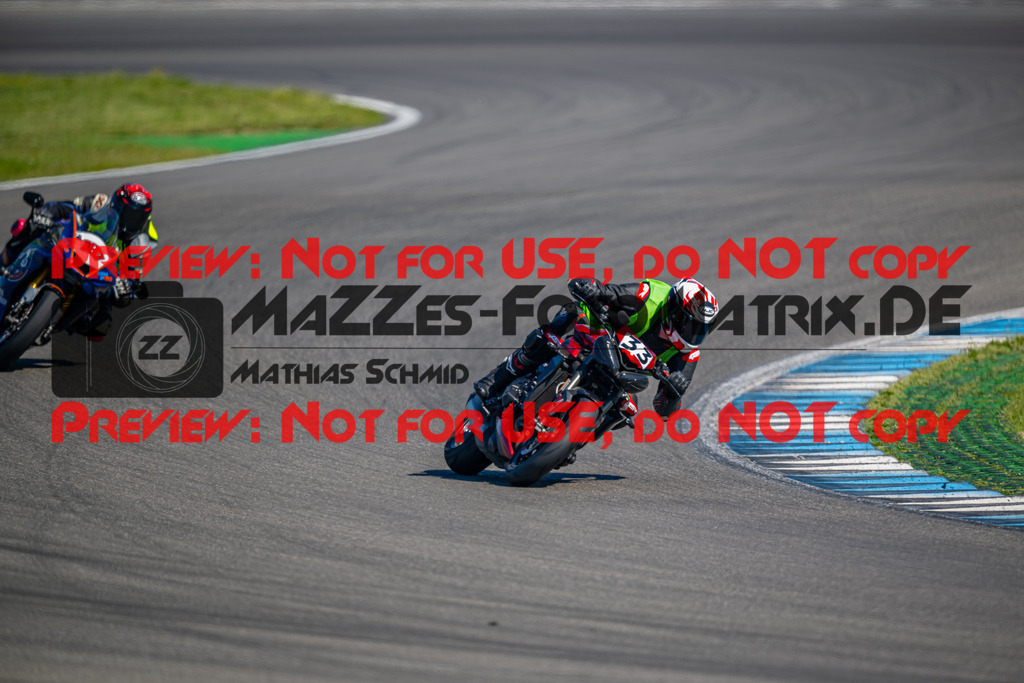 MaZZes-Fotomatrix-20260523-113840 | GRUEN