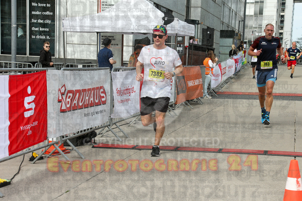 250920_1323_EX1_4252 | Sportfotografie im Rhein-Sieg Kreis, Köln, Bonn, NRW, Rheinland Pfalz, Hessen, etc. Unser Tätigkeitsfeld umfasst den Laufsport vom Volkslauf über den Marathon, Duathlon, Triathon bis zum Ultralauf wie Kölnpfad Ultra oder Schindertrail.