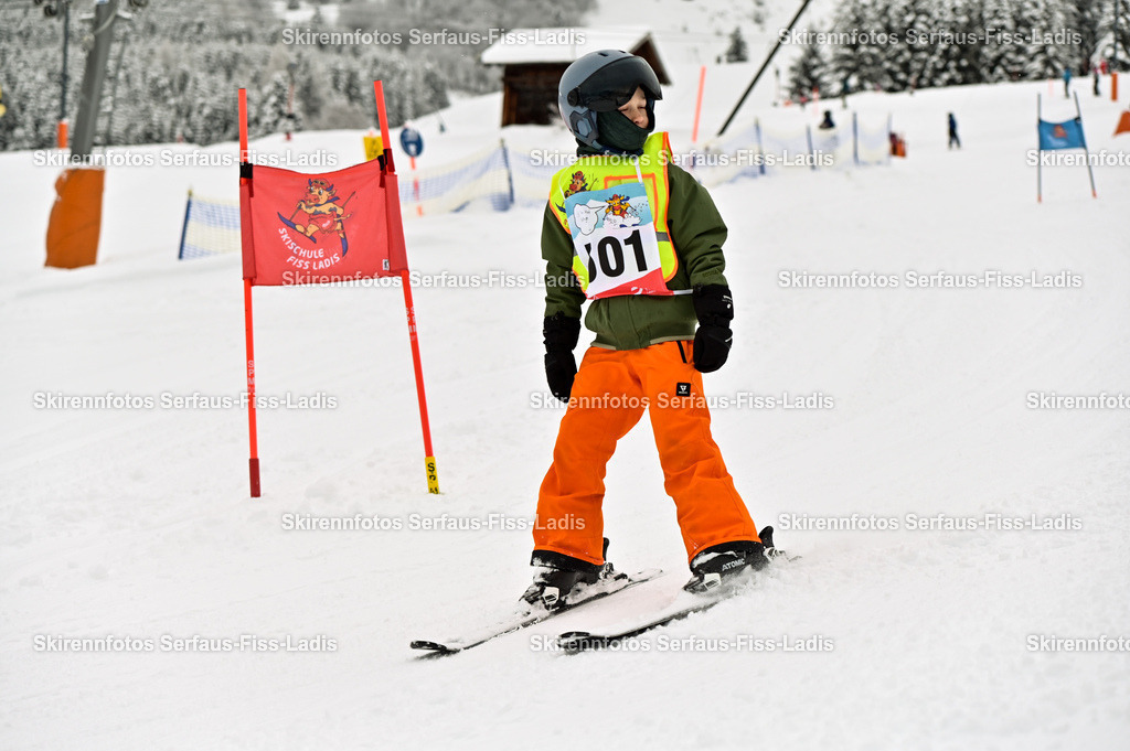 SRF_20.02.2026_0385 | Skirennfotos,Serfaus,Fiss,Ladis,Kinderskirennen,Winter,Tirol,Oberland,skirace,SFL,feelfree,weil wir's genießen,ski,Ski,skifahren,Sonnenplateau, - Realisiert mit Pictrs.com