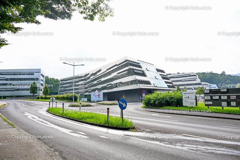 JKU Linz_ Science Park_ 31.07.2025-7 | 31.07.2025, LINZ, AUT, Johannes Kepler Universitaet, JKU, Gelaende, im Bild Themenbild, JKU Linz, Science Park, Campus, Technologie, hoch-modernes und architektonisch spektakulaeres Campus-Zentrum, Mechatronik, Kuenstliche Intelligenz, Digitalisierung, Mathematik, Forschung, Entwicklung, Limak