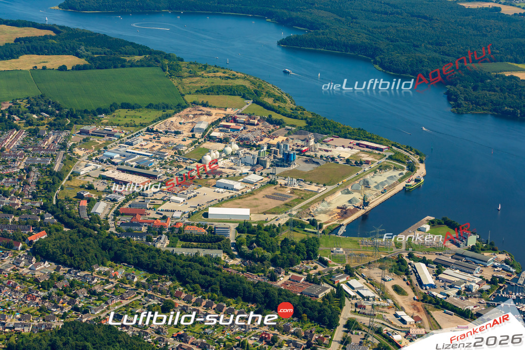 Lübeck Bild- Das Luftbild wurde 2025 vom UL-Flugzeug heraus erstellt ( keine Drohne bzw. Drohnenaufnahme ) - Hochauflösende Luftaufnahme -Nicht vergleichbar mit Google Maps oder Satelittenbilder- Die Geschenkidee !Mit Lizenz und Bildrechte bestellbar - CC