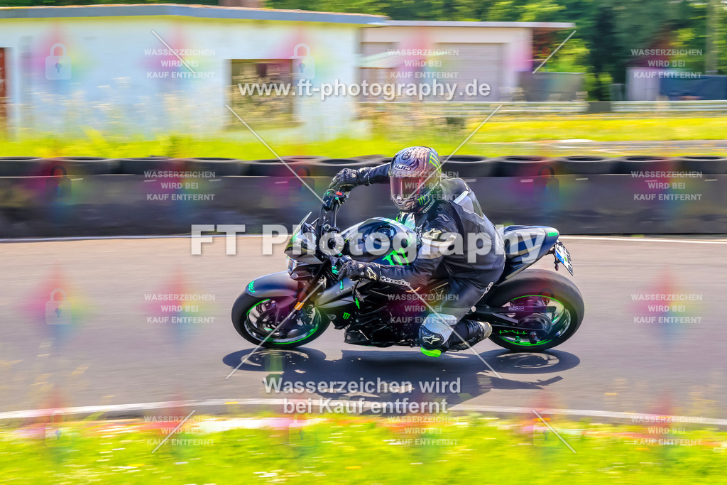 VBK-8054 | Hier findet Ihr Bilder von Touristenfahrten auf der Nürburgring Nordschleife oder von anderen Veranstaltungen die ich besucht habe. Viel Spass beim Durch Schauen 