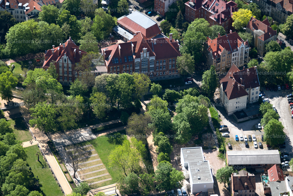 4026455 | ERFURT 07.05.2020 Schulgebäude " Königin-Luise-Gymnasium " in der Melanchthonstraße im Ortsteil Altstadt in Erfurt im Bundesland Thüringen, Deutschland. Weiterführende Informationen bei: Königin-Luise-Gymnasium Erfurt. // School building of the " Koenigin-Luise-Gymnasium " on the Melanchthonstrasse in the district Altstadt in Erfurt in the state Thuringia, Germany. Further information at: Koenigin-Luise-Gymnasium Erfurt. Foto: Gerhard Launer