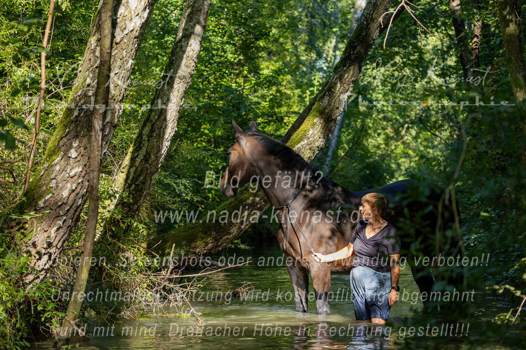 Auswahl_Photographie_Nadja_Kienast__IE_8617-Verbessert-RR | Ich biete Ihnen einzigartige und individuelle Fotoshootings mit Ihren Tieren.
In individuellen Coachings lernen Sie, wie sie von Ihrem Pferd, Ihrer Katze, Ihrem Hund oder einfach Ihrem persönlichen Lieblingstier eindrucksvolle Fotos machen können.