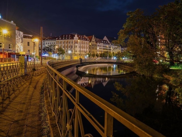 Europaplatz Braunschweig bei Nacht | stimmungsvolle Aufnahme des Europaplatz zu nächtlicher Stunde