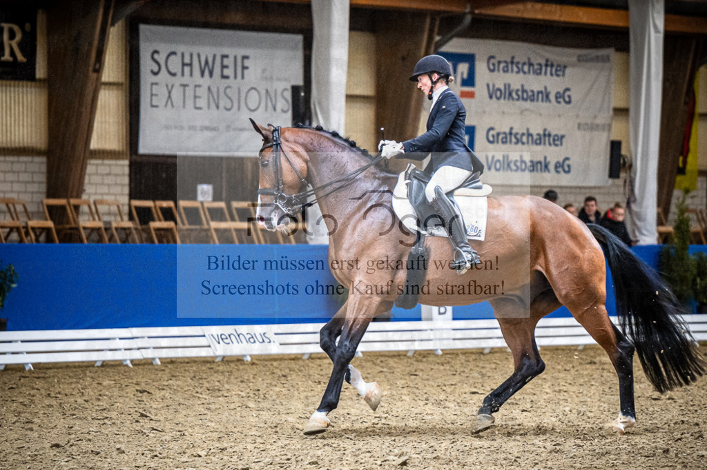 DOS_3351 | Entdecke hochwertige Reitturnierfotos von Foto Oger. Professionell, emotional und authentisch – jetzt Lieblingsmomente im Shop bestellen.Deutschlandweite Turnierfotografie. - Realisiert mit Pictrs.com