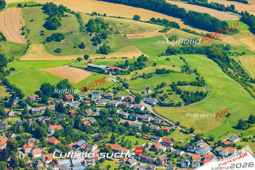 Schrägluftbild  Neuenheerse  Bad Driburg - Das Luftbild wurde 2025 vom UL-Flugzeug heraus erstellt (ohne Drohne- keine Drohnenaufnahme ) - Hochauflösende Luftaufnahme -Nicht vergleichbar mit Google Maps oder Satelittenbilder- Die Geschenkidee !Mit Lizenz und Bildrechte bestellbar