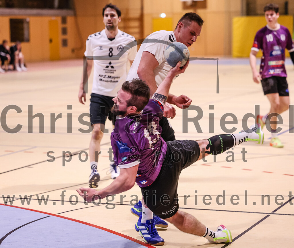 2025-02-15_075_SpVgg_Altenerding_gegen_SVW_Burghausen | Erding, Deutschland, 15.02.2025:Handball, Bezirksoberliga Männer 2024 / 2025, 16. Spieltag, SpVgg Altenerding gegen SVW Burghausen, Endergebnis: 32:31Sebastian Forster (SpVgg Altenerding, #13)Foto: Christian Riedel / fotografie-riedel.net