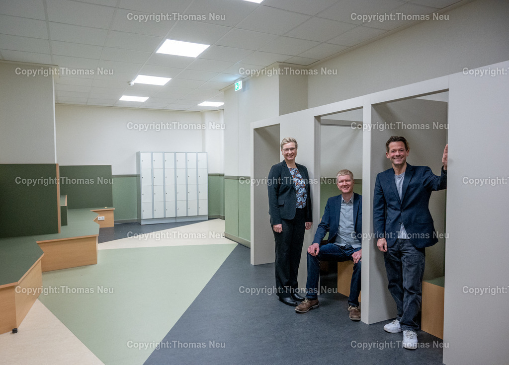 LFS_Bensheim-Fotografie_Thomas-Neu-36 | bbe, Liebfrauenschule, Bilder zum gespräch mit tr, von links Mirko Schnegelberger,,, Silvia Lenz,  Schulleiter Sebastian Messer, Bild: Thomas Neu