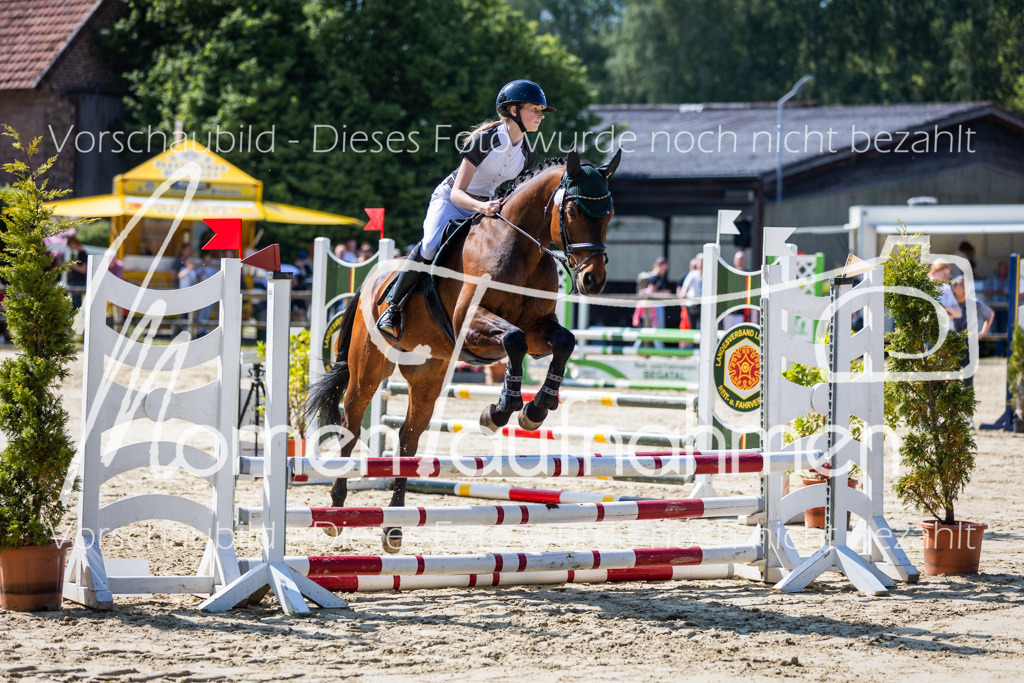 Donop24-ESpr-035 | MomenTaufnahmen Pferdesportfotos