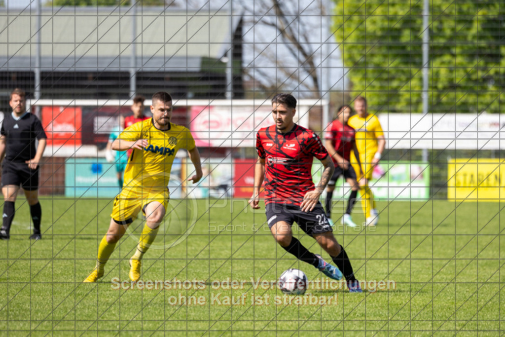 20250427_150934_0160 | Melih Caliskan (TSV Bad Boll #22)TSV Bad Boll (rot) vs. SV Waldhausen (gelb), Fussball, Landesliga 2 - wfv, 24. Spieltag, Saison 2024/2025, Rasenplatz, Erlengarten 37, 73087 Bad Boll, 27.04.2025 - 15:00 Uhr,Foto: PhotoPeet-Sportfotografie/Peter Harich