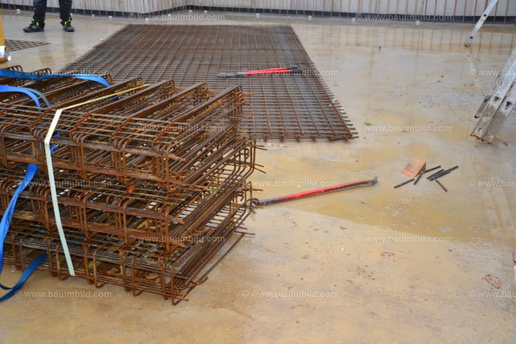 bib-lg04-betonarbeiten-0112 | Nach LV-Leistungsgruppen sortierte Detailfotos über den Bau eines Hauses. Alle Hausbau-Bilder direkt vom Urheber und Autor der Website Haus-Selber-Bauen.com