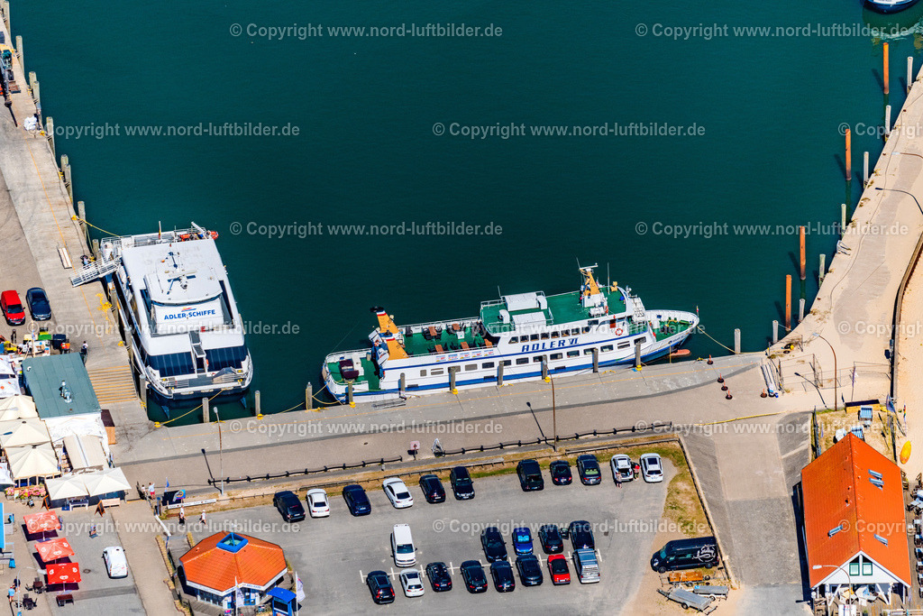 Sylt_Hörnum_Hafen_Adler_Cat_Adler_Vi_Ader_Schiffe_ELS_8669130822 | SYLT 13.08.2022 Hafenanlagen mit den Schiffen " Adler Cat " Adler IV " an der Meeres- Küste der Nordsee- Insel Sylt im Bundesland Schleswig-Holstein, Deutschland. // Port facilities with the ships "Adler Cat "Adler IV" on the sea coast of the North Sea island of Sylt in the state Schleswig-Holstein, Germany. Foto: Martin Elsen
