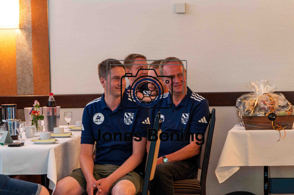 Fußball I E-Junioren I Saison 2025-2026 I OM-Cup Lüsche I Sonntag  I 23223 | jns.sportfotos - Realisiert mit Pictrs.com