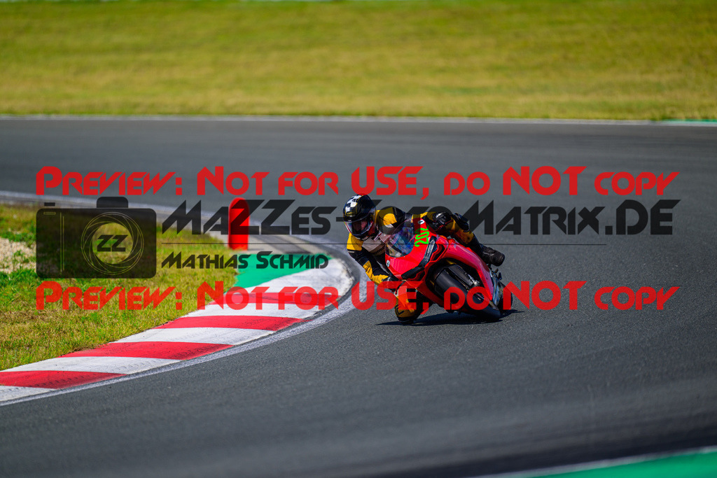 MaZZes_FotoMatrix_240725_6007705_6463 | GRUEN