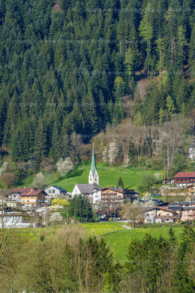 Blick nach Bruck im Zillertal copyright  Thomas Pfister-1 | PHOTOGRAPHY BY THOMAS PFISTER