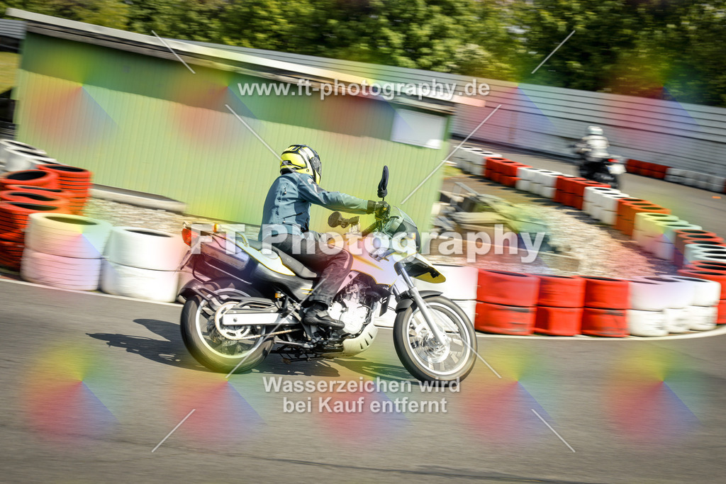OBK_Mai_Martina_Markus-11152 | Hier findet Ihr Bilder von Touristenfahrten auf der Nürburgring Nordschleife oder von anderen Veranstaltungen die ich besucht habe. Viel Spass beim Durch Schauen 