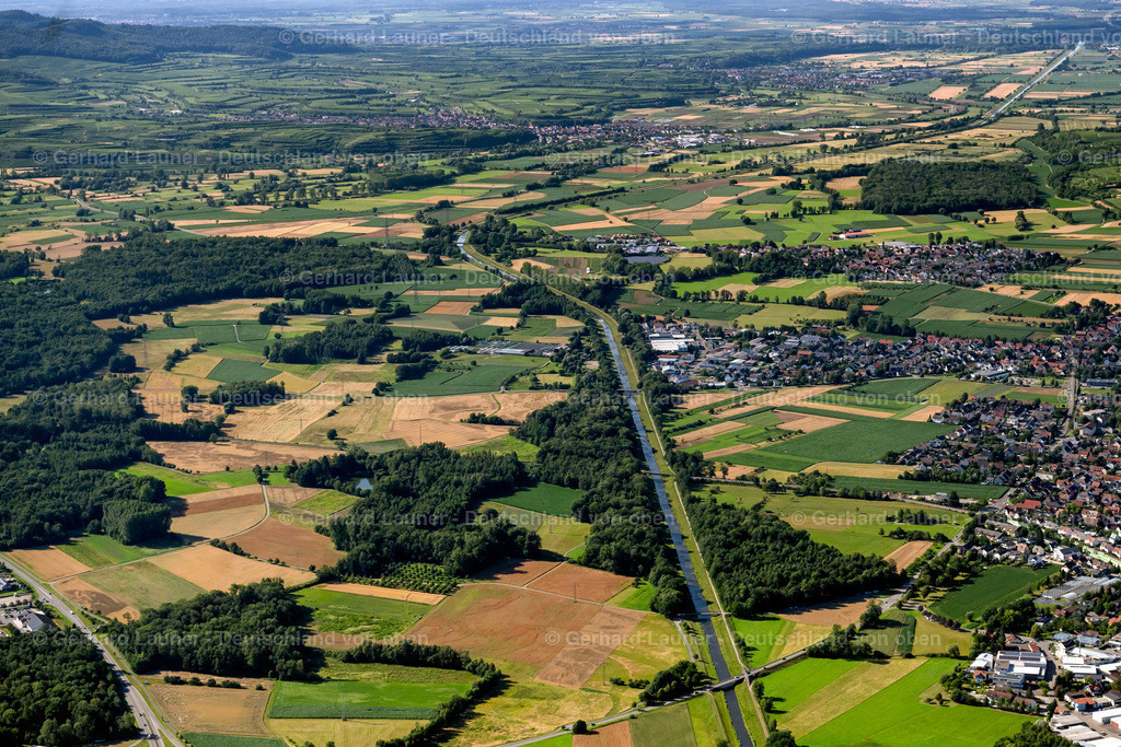 4034085 | MARCH 30.06.2020 Strukturen auf landwirtschaftlichen Feldern  in March im Bundesland Baden-Württemberg, Deutschland // Structures on agricultural fields  in March in the state Baden-Wuerttemberg, Germany Foto: Gerhard Launer