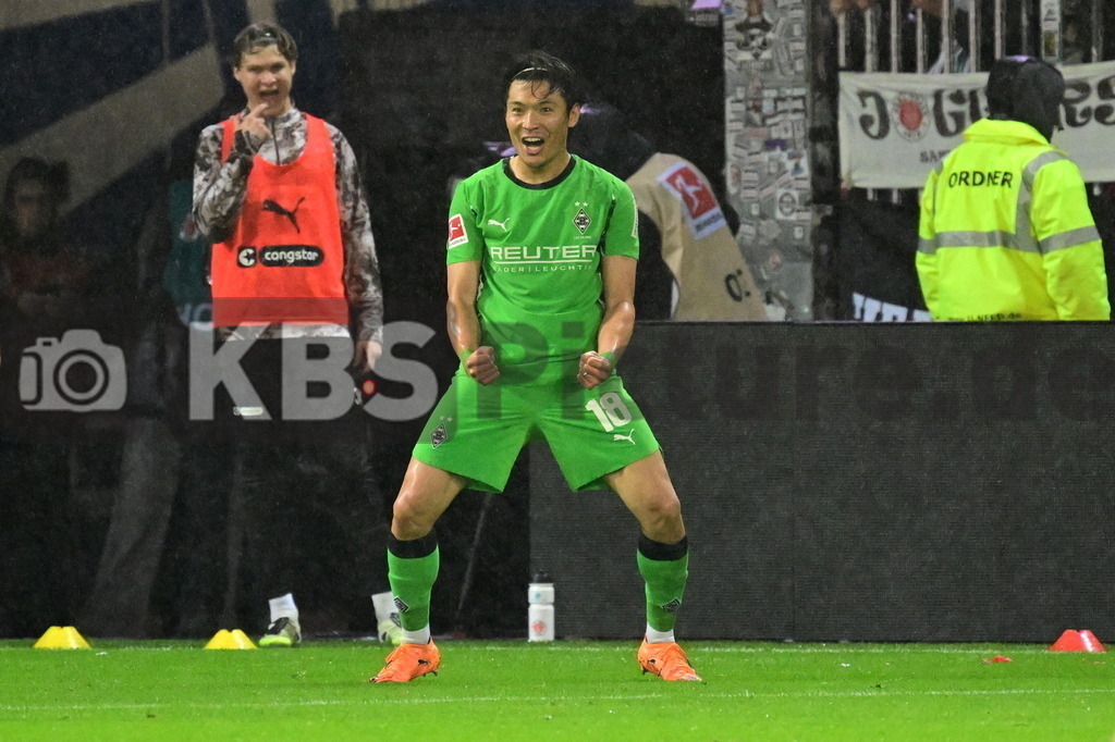 KBS Picture_FCStPauli-Gladbach_044 | Bor.Moenchengladbach Torjubel zum 3:0 Torschuetze ist Machino Shuto (Bor.Moenchengladbach) ,Sportplatz :  Millerntor Stadion, - Realisiert mit Pictrs.com