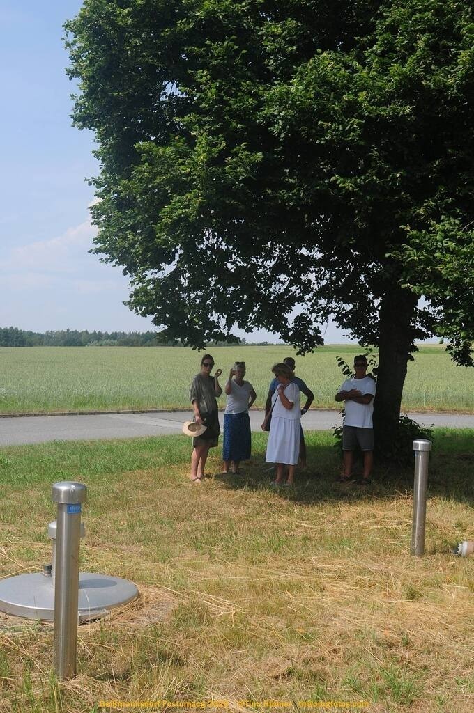 Geißmannsdorf-2026-Festumzug-059 | Festumzug in Geißmannsdorf bei Bischofswerda im Juni 2026. Fotografische Eindrücke und Momentaufnahmen vom Festumzug anläßlich des 800-jährigen Bestehens von Geißmannsdorf - mit Teilnehmern und Gästen, Strohpuppen und geschmückten Vorgärten und Grundstücken - Realisiert mit Pictrs.com