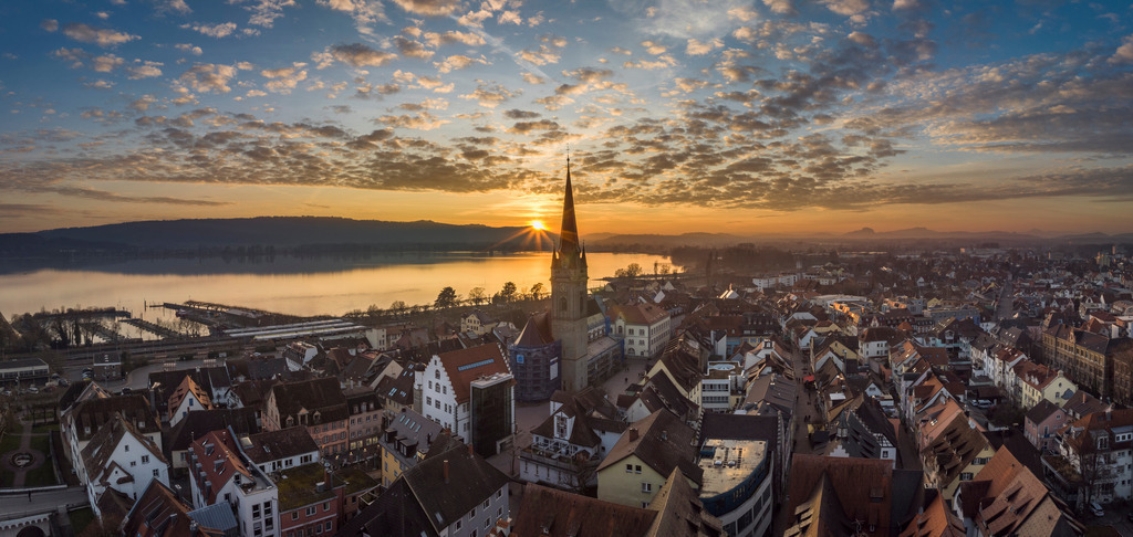 Radolfzellbilder_0342 | Die Altstadt von Radolfzell bei Sonnenuntergang - Realisiert mit Pictrs.com