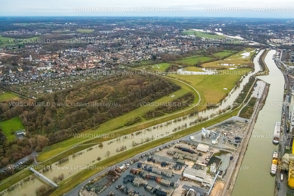 Hamm231204859 | Luftbild vom Hochwasser der Lippe, Weihnachtshochwasser 2023, Fluss Lippe tritt nach starken Regenfällen über die Ufer, Überschwemmungsgebiet Lippeaue Erlebensraum Lippestrand, hinten der Flugplatz Lippewiesen, Datteln-Hamm-Kanal, Stadtbezirk Heessen, Hamm, Ruhrgebiet, Nordrhein-Westfalen, Deutschland
