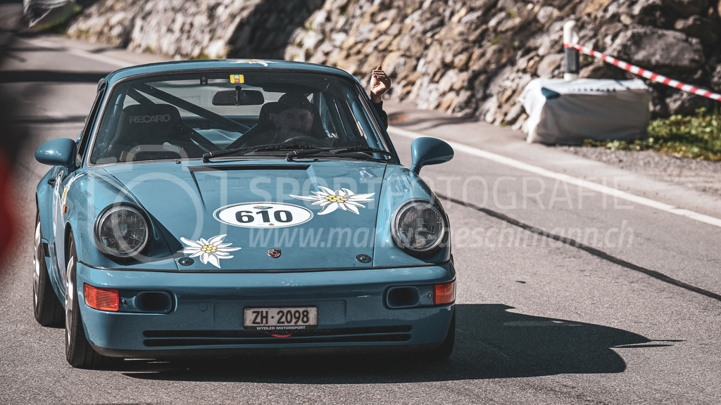 19. Arosa ClassicCar 2023 - 2. September 2023 | 19. Arosa ClassicCar 2023
Arosa, Schweiz
Weber Werner Carl aus Zollikon mit der Startnummer 610 in einem Porsche 911 Carrera RS, Jahrgang 1992, in der Klasse Demonstration.
@arosaclassiccar, @arosa.official, #arosaclassiccar, #arosa, #76curves, #classiccar
Bild: Sportfotografie Markus Aeschimann | www.markus-aeschimann.ch - Realisiert mit Pictrs.com
