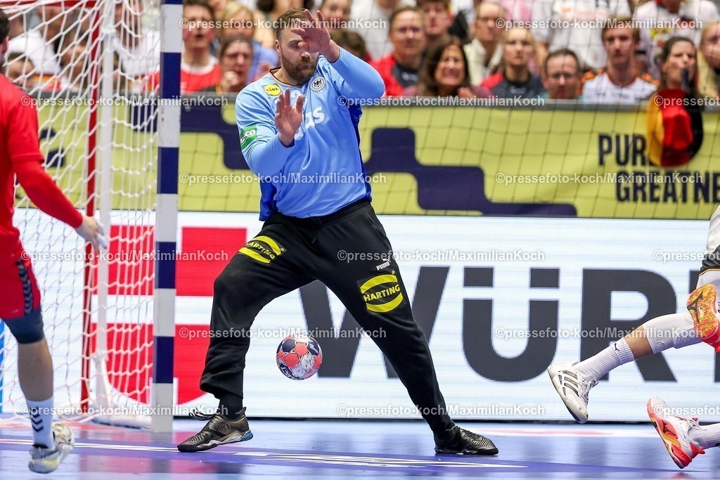 EHF17012602069 | 17.01.2026, Handball, Men's EHF EURO 2026, Deutschland - Serbien, Jyske Bank Boxen in Herning, Dänemark, Preliminary Round:  Andreas Wolff (Germany #33) im Tor 