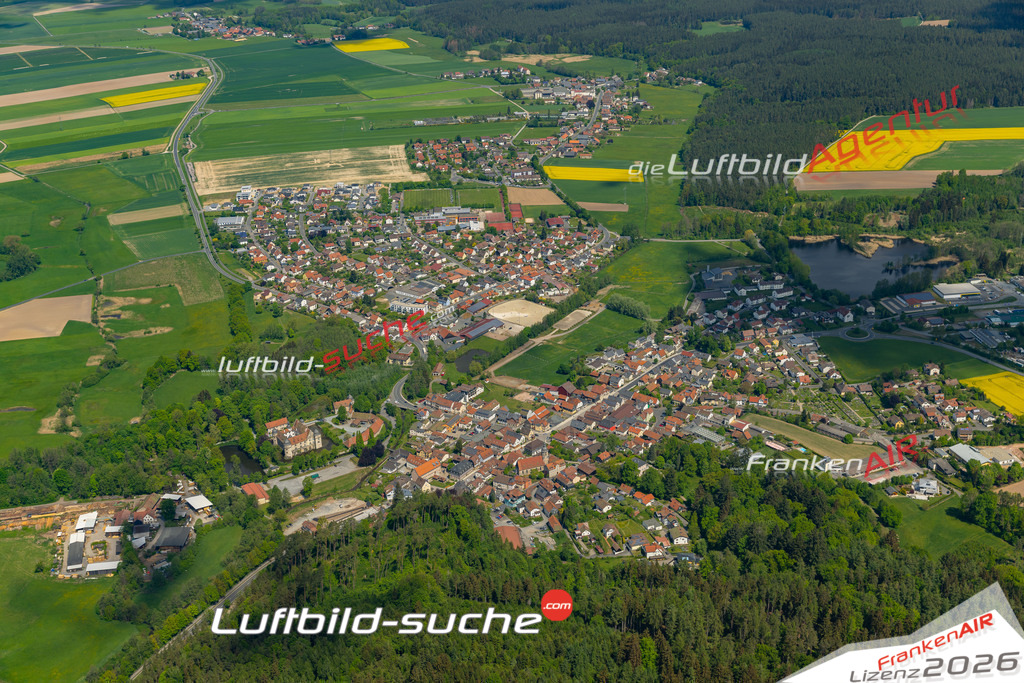 Das Luftbild der Stadt Mitwitz wurde 2022 vom Flugzeug heraus erstellt (keine Drohnen-Aufnahmen) Aufnahmehöhe ca.450 Meter- hohe Bildauflösung und Druck-Qualität. Garantiert!