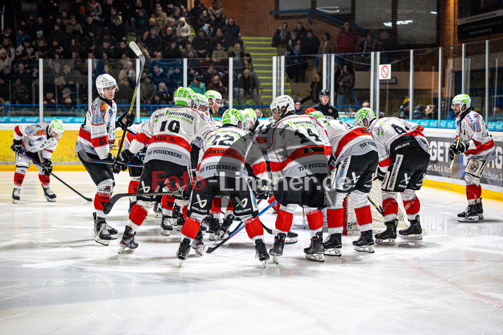 EHC Königsbrunn PINGUINE gegen TSV Peißenberg MINERS | Eishockey Bayernliga Herren Playoffs Viertelfinale 2024/25 - Spiel 1 von 7, EHC Königsbrunn PINGUINE gegen TSV Peißenberg MINERS, 20250207,Spielbeginn,2025-02-07 in Peißenberg (Eisstadion Peißenberg)Copyright: WolfgangxLindner foto-lindner.de