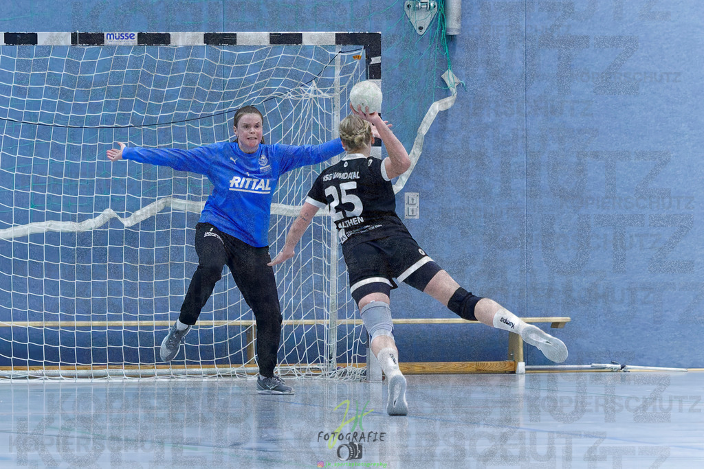 Handball Frauen Oberliga Mitte, HSG Eibelshausen/Ewersbach - HSG Lumdatal | Handball Frauen Oberliga Mitte, HSG Eibelshausen/Ewersbach - HSG Lumdatal am 21.02.2026 in Dietzhölztal-Steinbrücken (Sporthalle am Hammerweiher)Photo © 2026 - Jörg Heinrich - Realisiert mit Pictrs.com