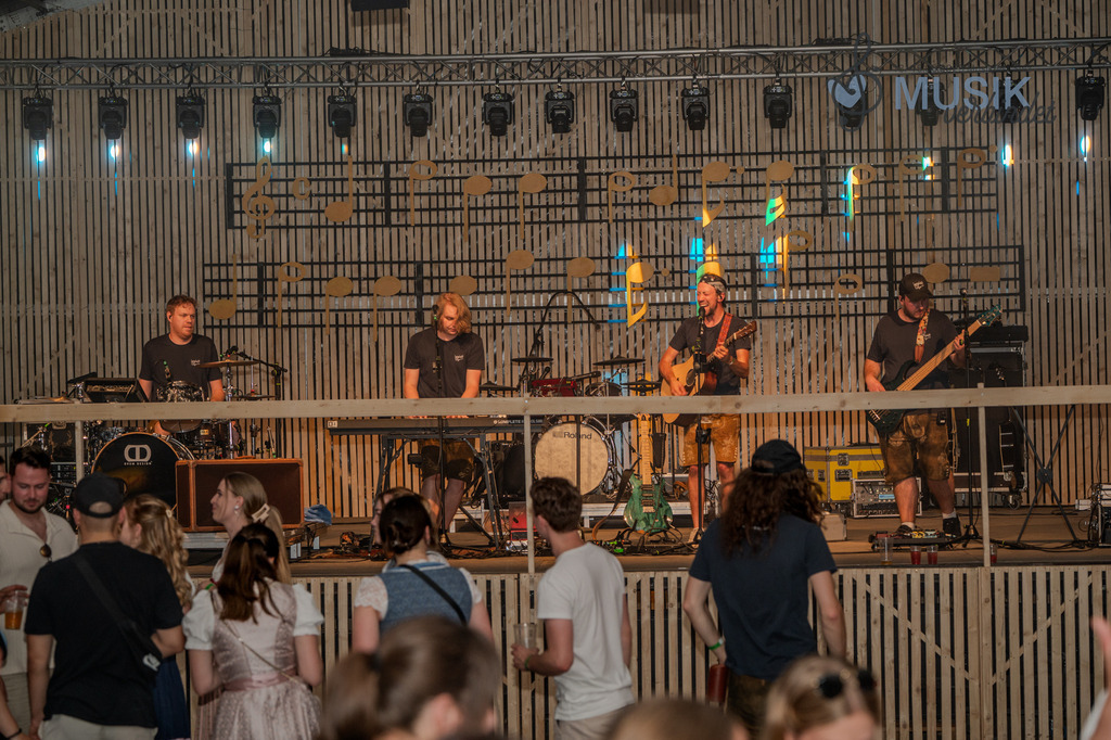 DSC_3166 | "Fussifoto.com – Ihr Ansprechpartner für hochwertige Fotografie! Entdecken Sie kreative Bilder und professionelle Dienstleistungen. Kontaktieren Sie uns für Ihre Projekte!"