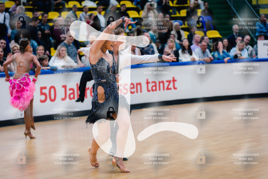 Hessen Tanzt WDSF Open Junior II Latin 5th (240) Girius Ramasauskas _ Gaile Vaiciulaityte (Lithuania)-2025-05-18-5717 | Webshop for digital downloads and prints of dance sport, event & show photographer Julian Link - Realisiert mit Pictrs.com