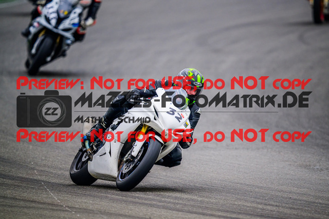 MaZZes_FotoMatrix_240614_6007705_1446 | GELB