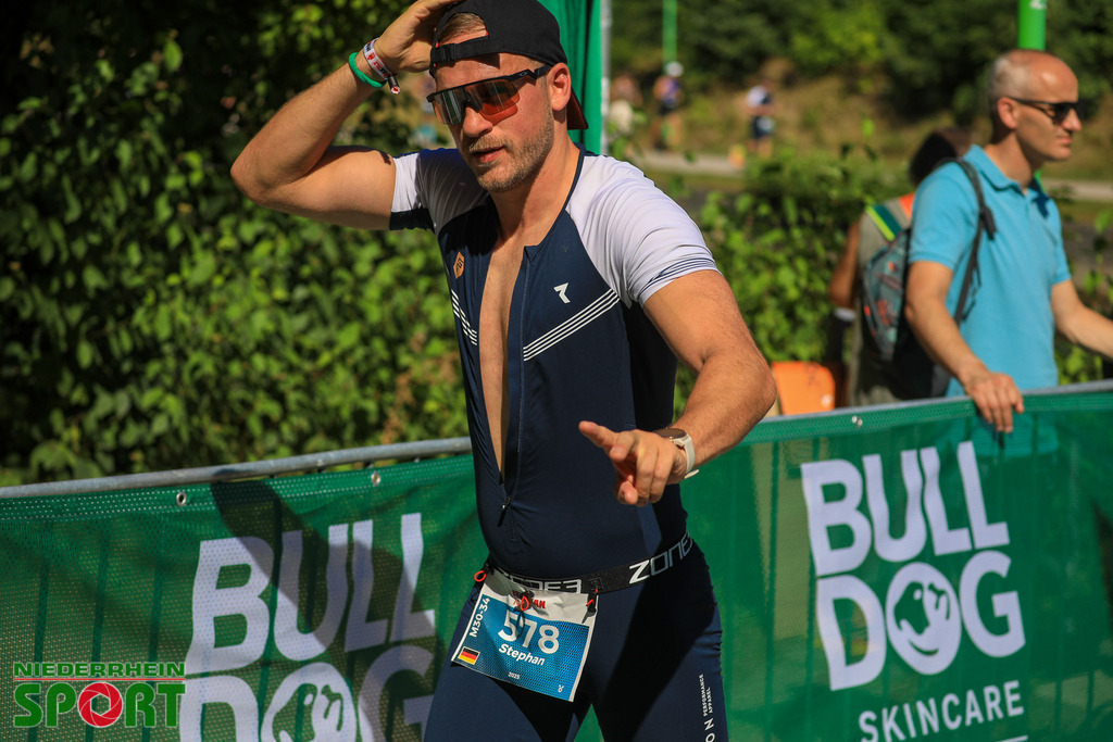 IRONMAN70-3-Duisburg-2025_Laufen_056 | Bildergalerie von Sport-Ereignissen aber auch von weiteren spannenden Dingen - nicht nur vom Niederrhein. In Anlehnung an den bekannten Spruch von Hanns Dieter Hüsch heißt das Motto: "Niederrhein ist überall".  - Realisiert mit Pictrs.com