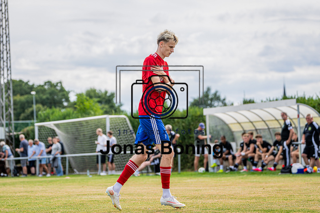 Fußball I Herren I Saison 2026-2027 I Landesliga Weser-Ems I 3. Spieltag I TV Dinklage - TuS Pewsum I 38504 | jns.sportfotos - Realisiert mit Pictrs.com