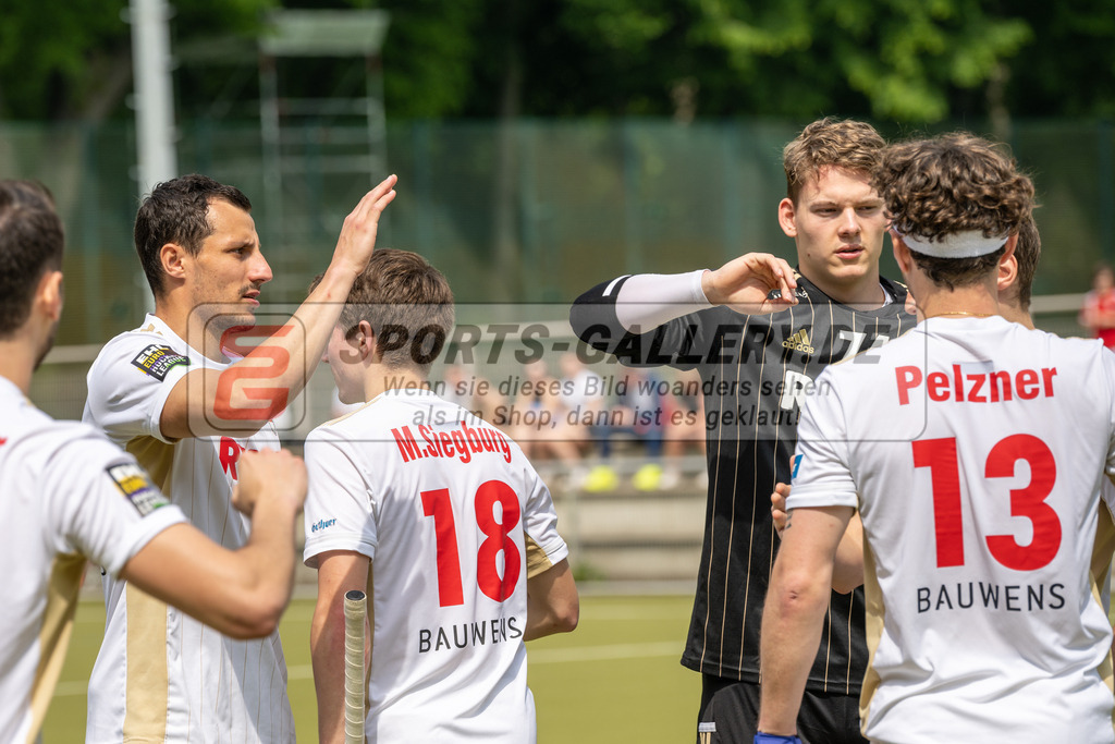 SFE_20230521_0015 | 1. Bundesliga Hockey Viertelfinale 3 Herren Rot-Weiss Köln - Berliner HC am 21.05.2023 in Köln (KTHC Stadion Rot-Weiss Köln Tennis and Hockey Club), Photo: Stephan Fehrmann 2023 (Sports-Gallery),Jean Danneberg ( Torwart Rot-Weiss Köln #74 ) ,Florian Pelzner ( Rot-Weiss Köln #13 ) ,Elian Mazkour ( Rot-Weiss Köln #26 )