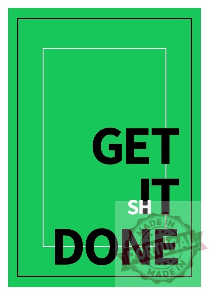 Bold get it done typography on green background. T-Shirt design | Inspiring get it done typography on a vibrant green background framed by lines - Realisiert mit Pictrs.com