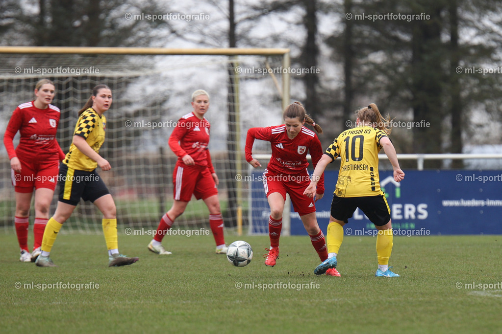 Fußball I Frauen I Saison 2025/2026 I Oberliga Schleswig-Holstein I 14. Spieltag I SV Frisia 03 Risum-Lindholm - SV Wahlstedt | ml-sportfotografie - Realisiert mit Pictrs.com