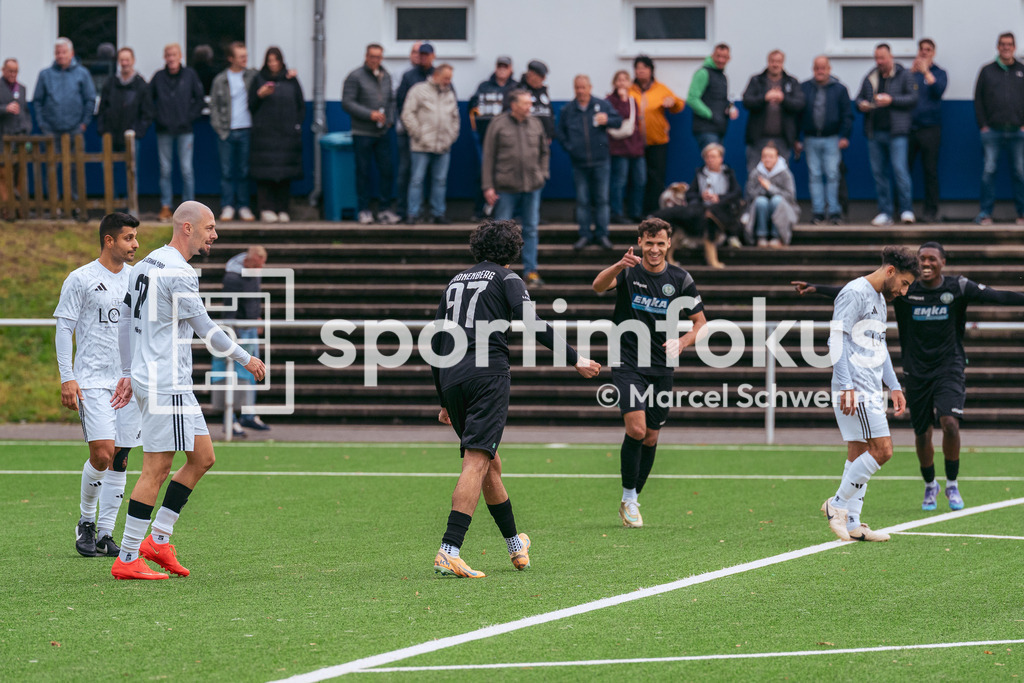 SSV Germania Wuppertal – Cronenberger SC | Mohamed Bouaasria (97, Cronenberger SC) beim Torjubel nach dem 0:2. Bezirksliga Niederrhein, Gruppe 2: SSV Germania Wuppertal gegen Cronenberger SC, Wuppertal, 11.10.2026. Endstand: 1:4. sportimfokus / Marcel Schwering - Realisiert mit Pictrs.com