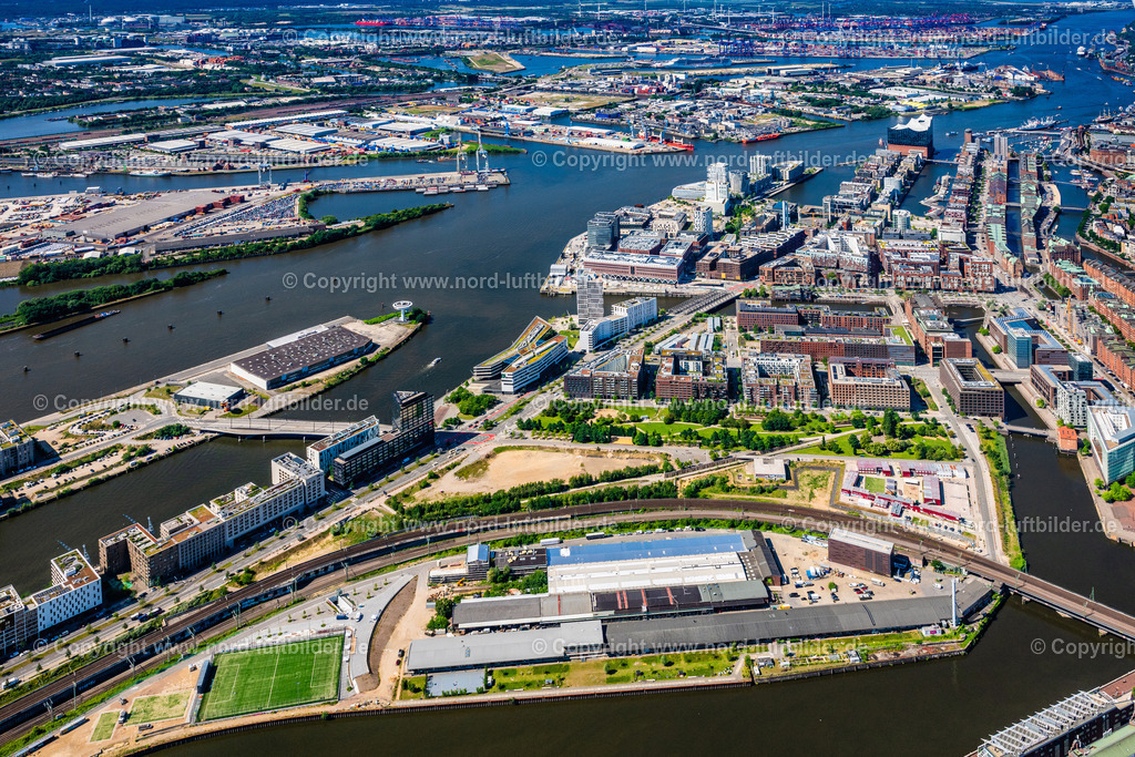 Hamburg_Oberhafen_Hafencity_ELS_0764200625 | HAMBURG 16.06.2025 Stadtansicht des Innenstadtbereiches der Hafencity am Ufer der Elbe an der Oberhafentunnel, Versmannstraße in Hamburg, Deutschland. Weiterführende Informationen bei: HafenCity Hamburg GmbH. // City view on down town der Hafencity on Ufer of Elbe on street Oberhafentunnel, Versmannstrasse in Hamburg, Germany. Further information at: HafenCity Hamburg GmbH. Foto: Martin Elsen
