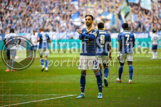 05.04.2026, GER, Fussball, Herren, 2. BL, Saison 2025/2026, FC Schalke 04 - Karlsruher SC | Kenan Karaman (S04) Torjubel, jubelt nach seinem Treffer zum 1:0 