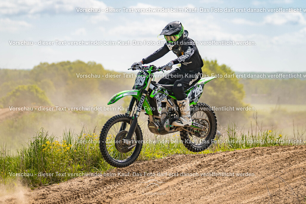 05_03_Schwedt-9213 | Sportfotografin aus Berlin-Brandenburg mit Fokus auf Motocross. Ich halte deine sportliche Leistung und echte Emotionen auf und neben der Strecke professionell fest. Entdecke die Fotos von deinem Rennen und bestelle sie direkt hier im Shop.