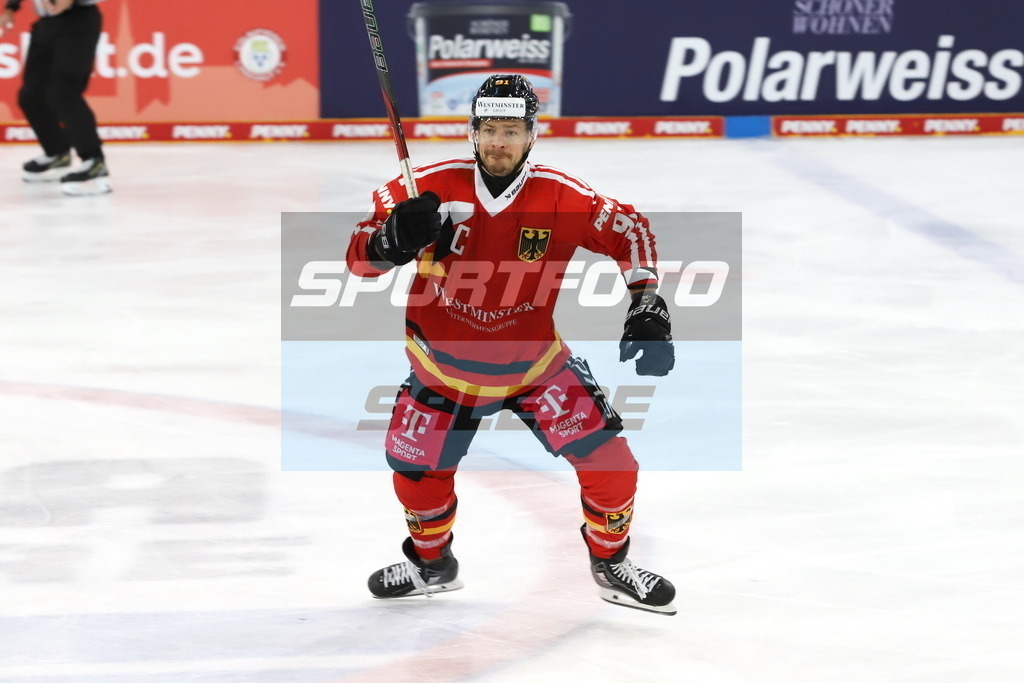 Moritz Müller GER | Moritz Müller GER - Realisiert mit Pictrs.com