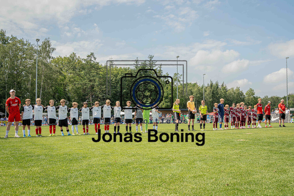 Fußball I E-Junioren I Saison 2025-2026 I OM-Cup Lüsche I Sonntag  I 25068 | jns.sportfotos - Realisiert mit Pictrs.com