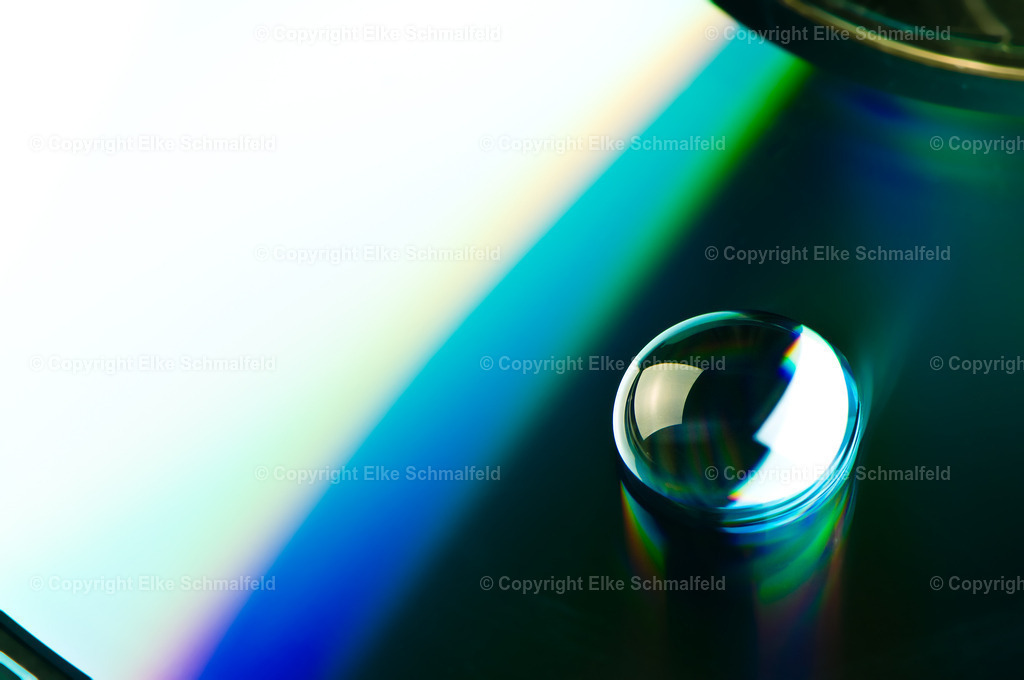 Tropfen-im-Prismenlicht-02 | Elke Schmalfeld - Realisiert mit Pictrs.com