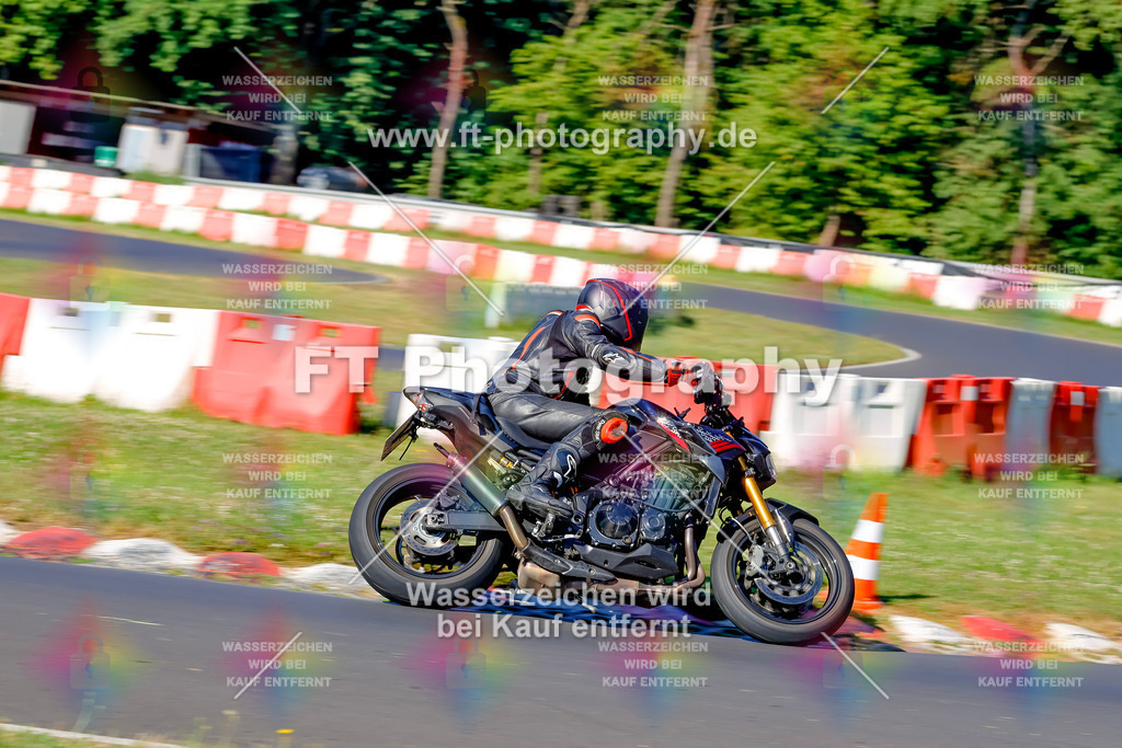 _MOT5273 | Hier findet Ihr Bilder von Touristenfahrten auf der Nürburgring Nordschleife oder von anderen Veranstaltungen die ich besucht habe. Viel Spass beim Durch Schauen 