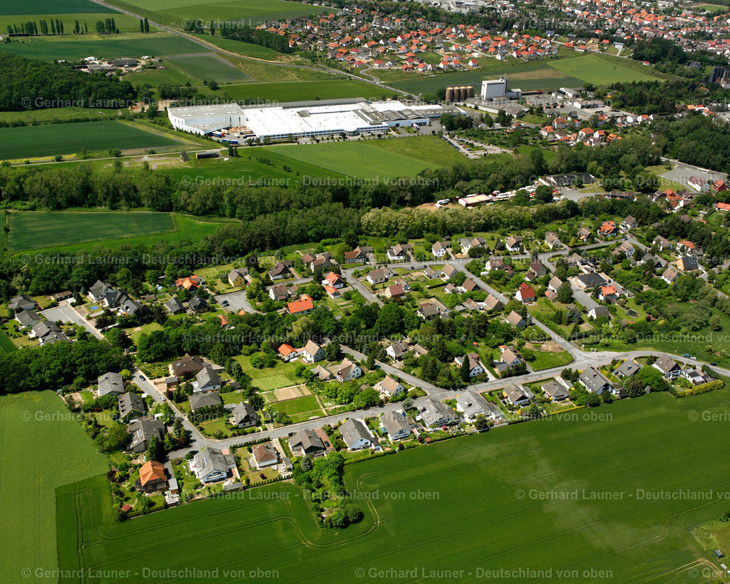 2638285 | VIENENBURG 09.06.2006 Wohngebiet einer Einfamilienhaus- Siedlung  in Vienenburg im Bundesland Niedersachsen, Deutschland // Single-family residential area of settlement  in Vienenburg in the state Lower Saxony, Germany Foto: Gerhard Launer
