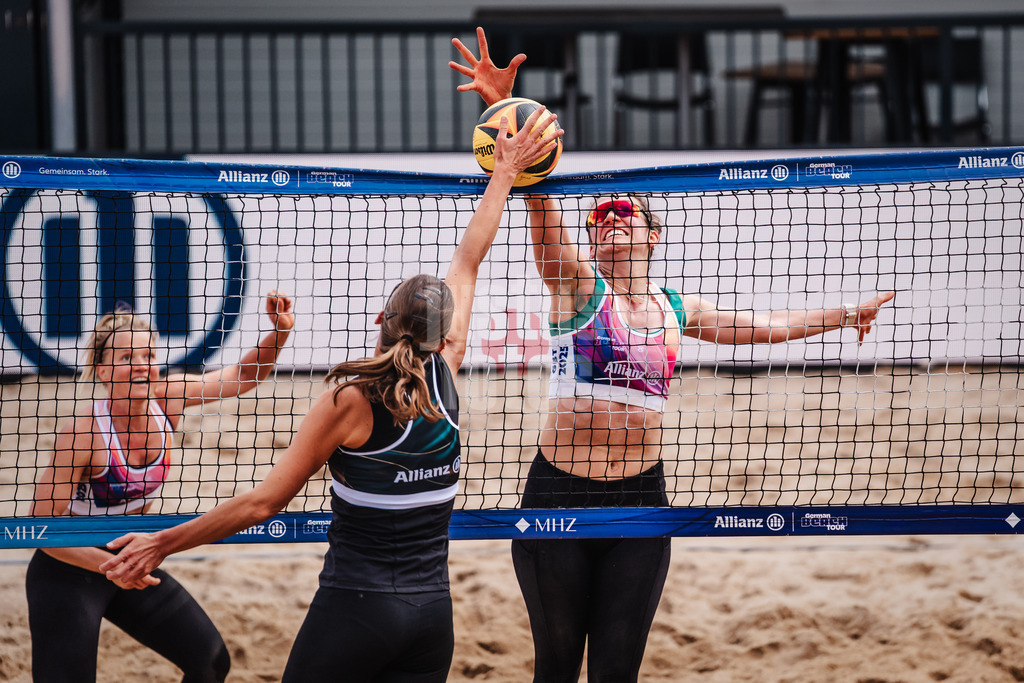 Beachvolleyball | Frauen | Allianz German Beach Tour 2025 | Tourstop Hamburg | 29.05.2025 | v.l. Stefanie Klatt gegen Larissa Claassen