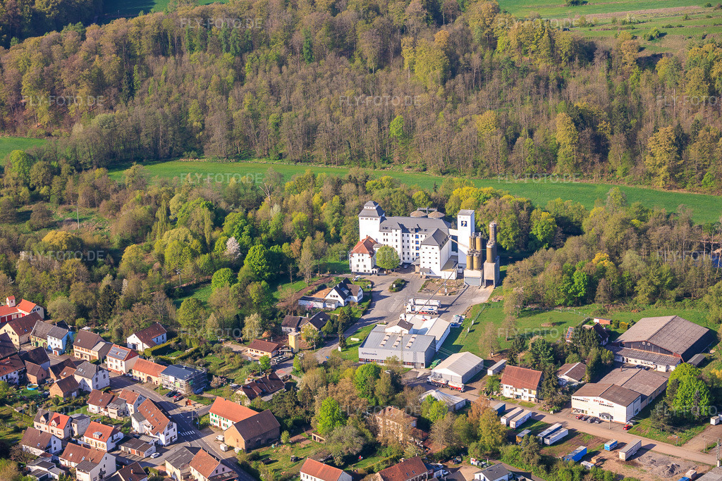 Luftbild: Bliesmühle im Ortsteil Breitfurt in Blieskastel im Bundesland Saarland in Deutschland.Foto: IMG_154486.jpg vom 18.04.2026 durch Werner Riehm/FLY-FOTO.deAuflösung des Originals: 5826 x 3884 pxBliesmühle - Erstklassige Mehle Saarland Blieskastel-Breitfurt